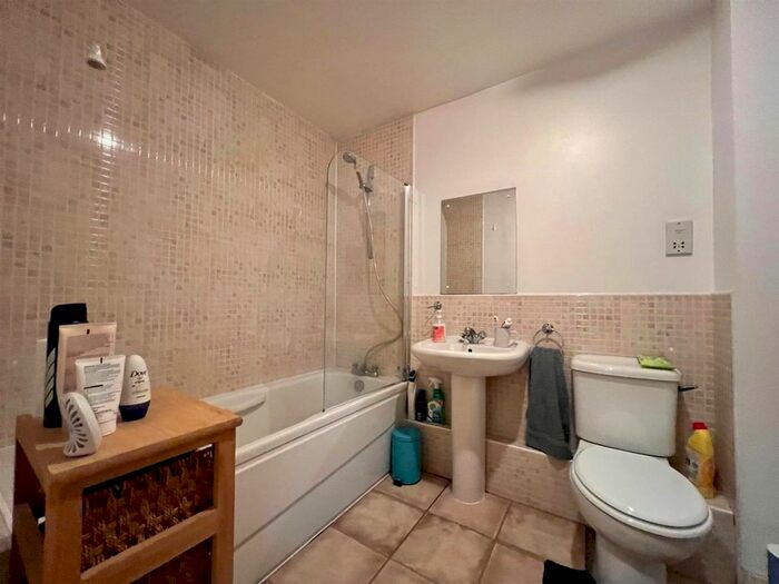 2 Bedroom Flat To Rent In Fawcett Street, York, YO10