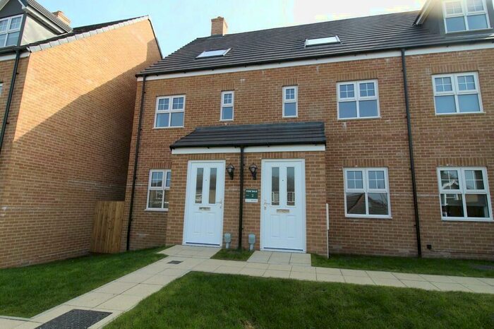 3 Bedroom End Of Terrace House To Rent In Ware Road, Hertford, SG13