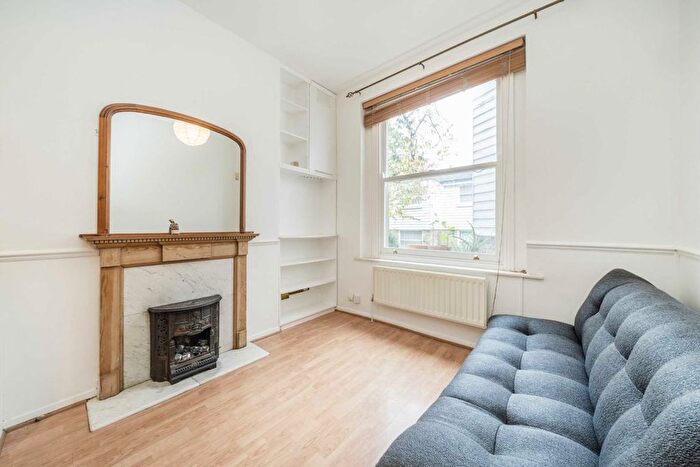 1 Bedroom Flat To Rent In Clapham Park Road, London, SW4