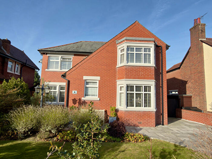 3 Bedroom Detached House For Sale In Lightwood Avenue, Lytham St. Annes, FY8