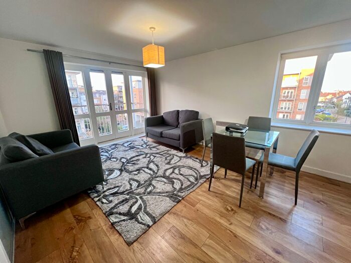 2 Bedroom Flat To Rent In Park Lodge Avenue, West Drayton, UB7