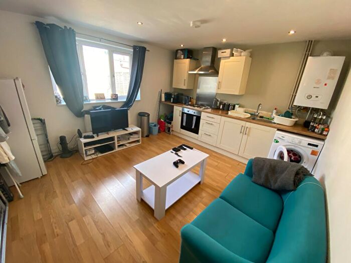 1 Bedroom Apartment To Rent In Alcester Road, Studley, B80