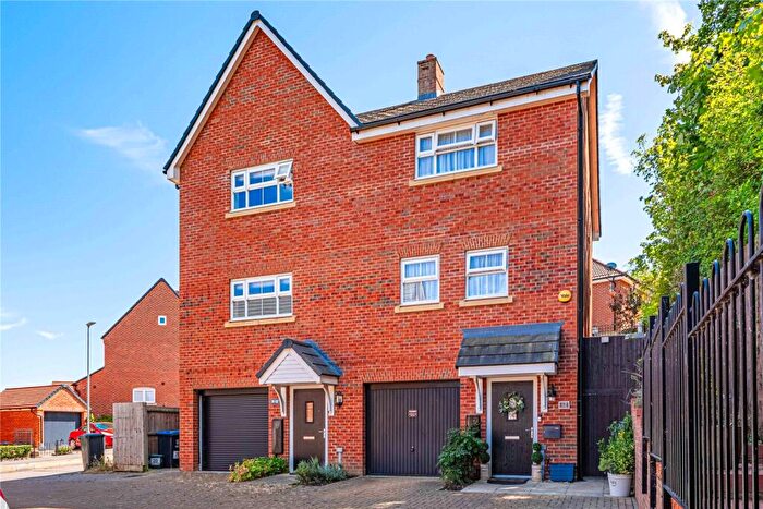 2 Bedroom Semi-Detached House For Sale In Linnet Road, Hemel Hempstead, Hertfordshire, HP3