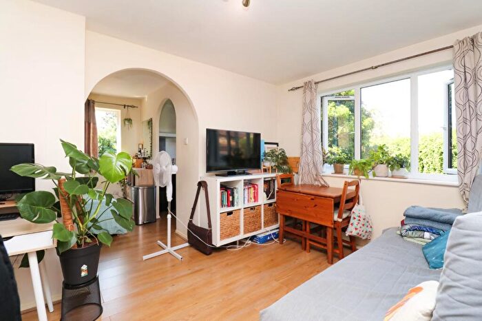 Studio To Rent In Mornington Road, London, SE8