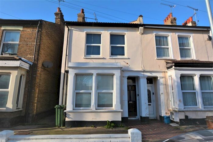 1 Bedroom Flat To Rent In Guildford Road, Southend-On-Sea, SS2