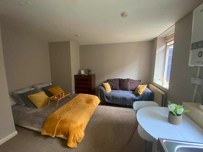 Studio To Rent In C High Town Road, Luton, LU2