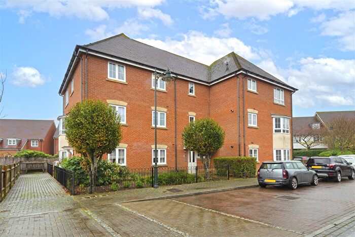 2 Bedroom Flat For Sale In Monroe Way, Kings Hill, West Malling, ME19