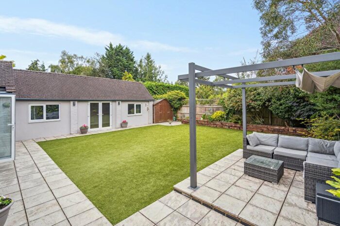 4 Bedroom Detached House For Sale In Beaconsfield Road, Farnham Common, Slough, SL2