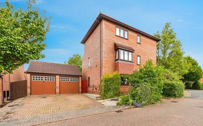 5 Bedroom Detached House For Sale In The Ryding, Shenley Brook End, Milton Keynes, MK5