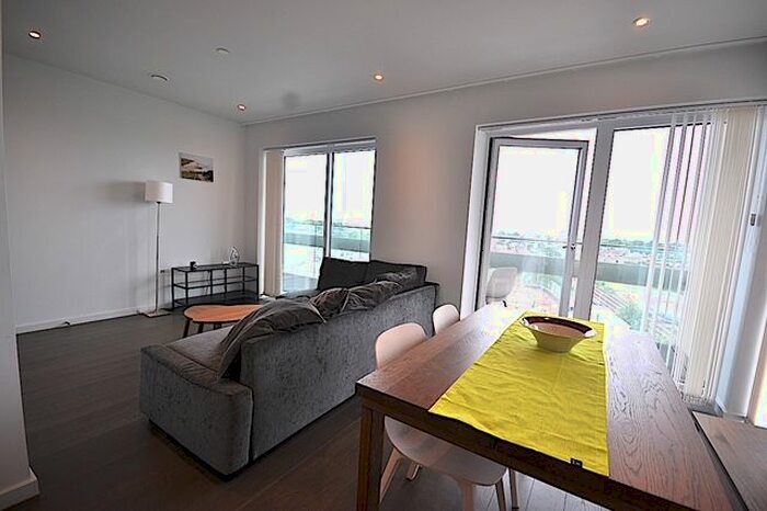 2 Bedroom Flat To Rent In Xy Apartments, York Way, Camden, Central St Martins, Ucl, Kings Cross, London, N7