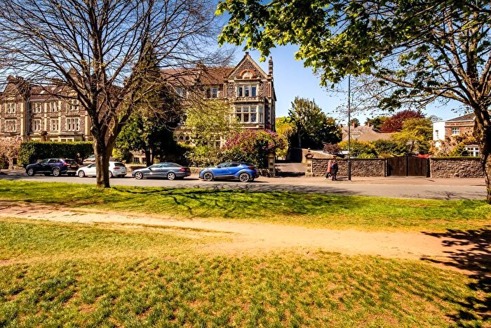 2 Bedroom Flat For Sale In Downleaze, Stoke Bishop, Bristol, BS9