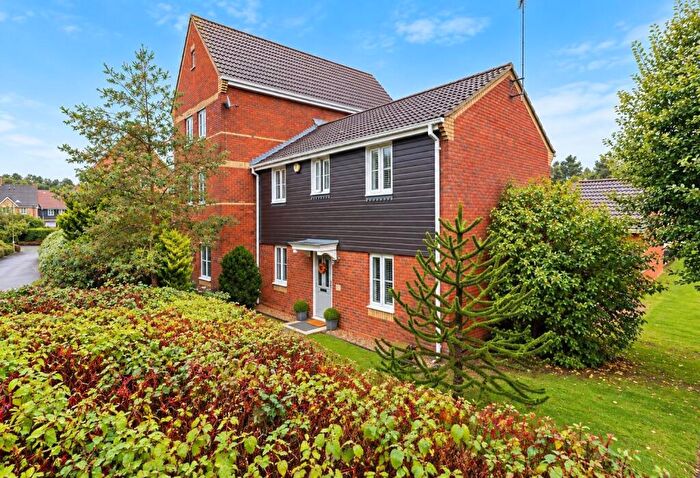 3 Bedroom End Of Terrace House For Sale In Turgis Road, Fleet, GU51