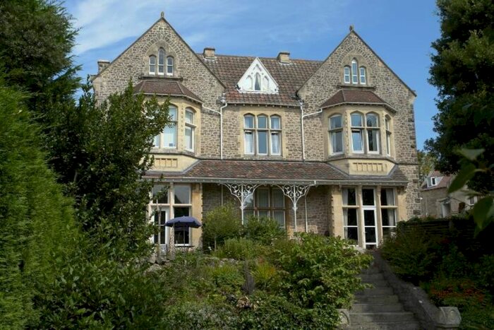 2 Bedroom Flat To Rent In Castle Road, Clevedon, Avon, BS21