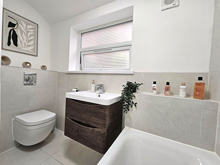 1 Bedroom Flat For Sale In Sandy Park Road, Bristol, BS4
