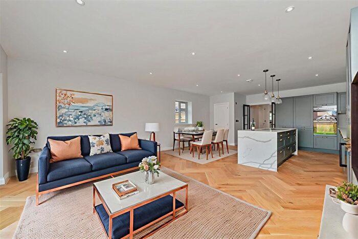 4 Bedroom Detached House For Sale In Highfield Road, Sandridge, St. Albans, AL4