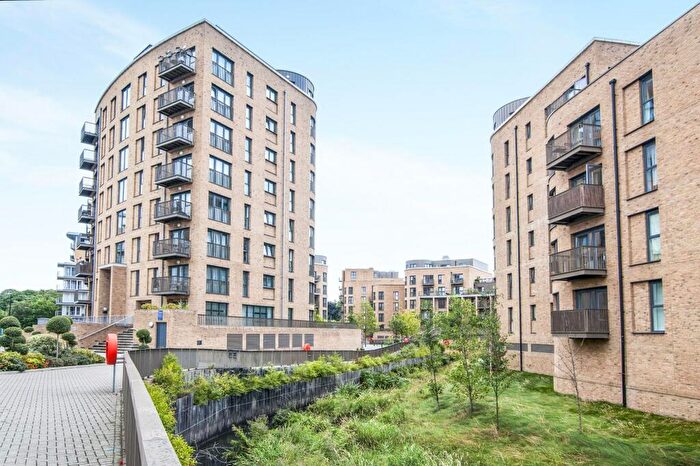 2 Bedroom House To Rent In Peebles Court, Croydon, CR0