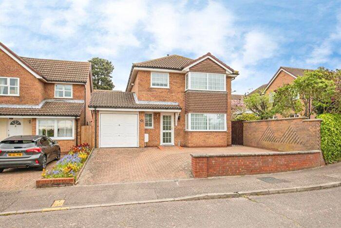 4 Bedroom Detached House For Sale In St. Andrews Gardens, Colchester, CO4