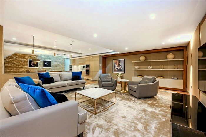 4 Bedroom Mews To Rent In Elvaston Mews, South Kensington, London, SW7