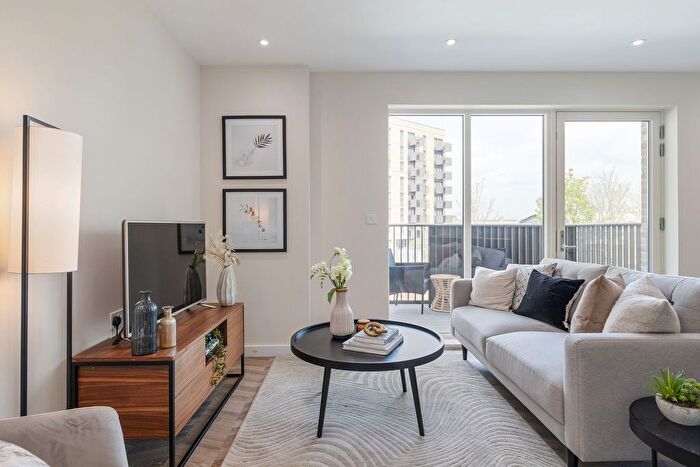1 Bedroom Flat For Sale In Woodhill, Woolwich, SE18