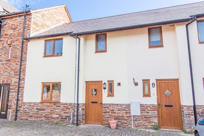 3 Bedroom Terraced House To Rent In Iter Court, Bow, EX17