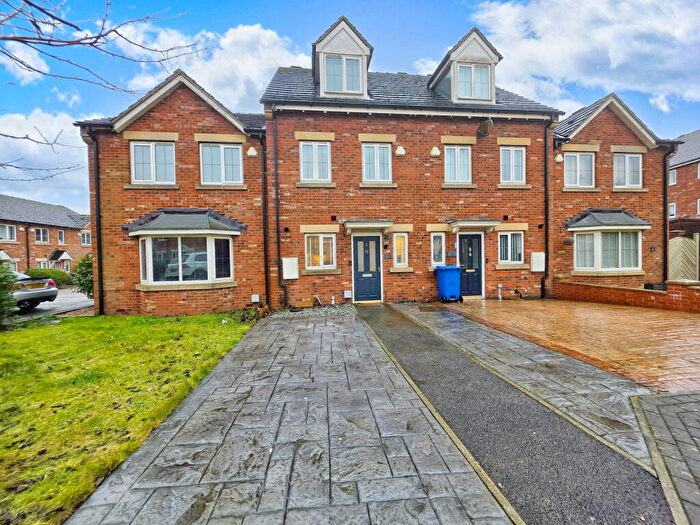 3 Bedroom Town House For Sale In Northcroft, Shafton, Barnsley, S72