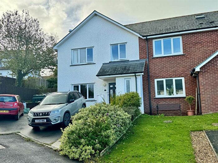 3 Bedroom House For Sale In Clos Y Fferm, Aberporth, Cardigan, SA43