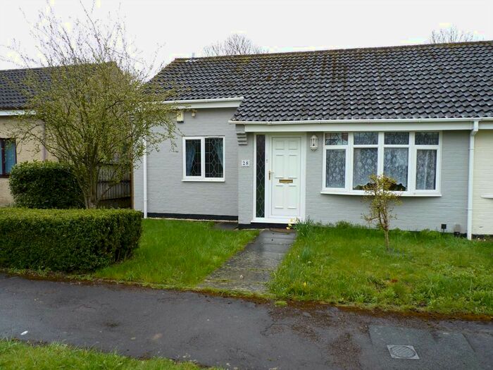 2 Bedroom Bungalow To Rent In Tweed Crescent, Bicester, OX26