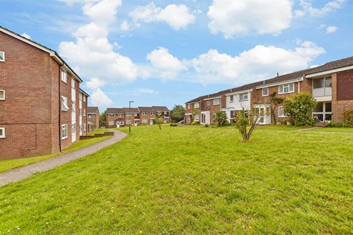 2 Bedroom Apartment For Sale In Cedar Court, Petworth, West Sussex, GU28