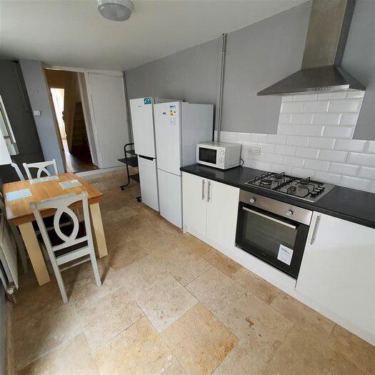 3 Bedroom Property To Rent In Darran Street, Cathays, Cardiff, CF24