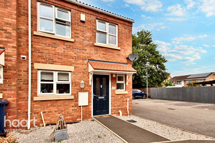 3 Bedroom End Of Terrace House For Sale In Fenmen Place, Wisbech, PE13