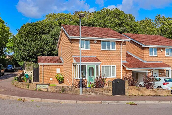 3 Bedroom Link Detached House For Sale In Usk Way, Barry, CF62