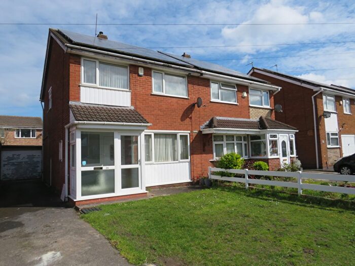 3 Bedroom Property To Rent In Warwick Gardens, Tividale, Oldbury, B69