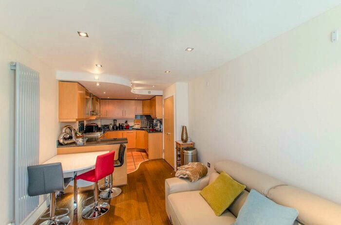 1 Bedroom Flat To Rent In Millharbour, Canary Wharf, London, E14