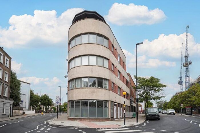 3 Bedroom Apartment For Sale In City Of London Point, York Way, London, N7