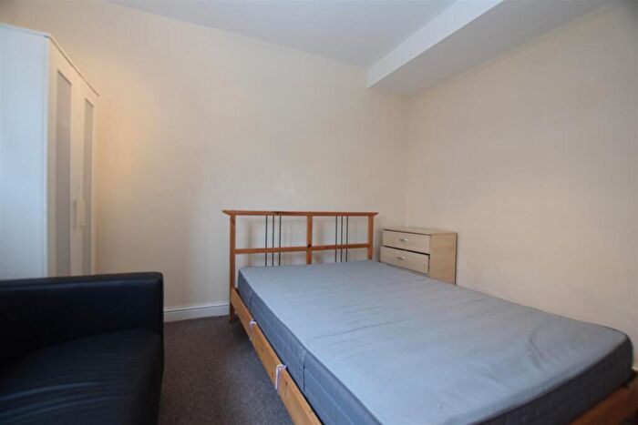 1 Bedroom Maisonette To Rent In Wellmead Close, Manchester, M8