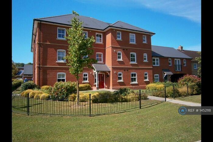 1 Bedroom Flat To Rent In Sherfield-On-Loddon, Hook, RG27