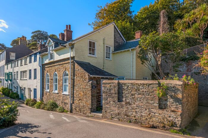 3 Bedroom End Of Terrace House For Sale In Cliff Road, Salcombe, TQ8