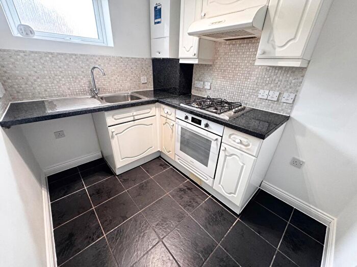 2 Bedroom Flat To Rent In Pine Road, Bournemouth, BH9