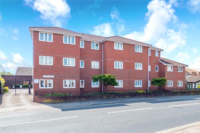2 Bedroom Apartment To Rent In Havant Road, Cosham, Portsmouth, Hampshire, PO6