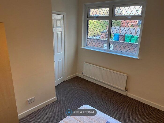 1 Bedroom Flat To Rent In Wellmead Close, Manchester, M8