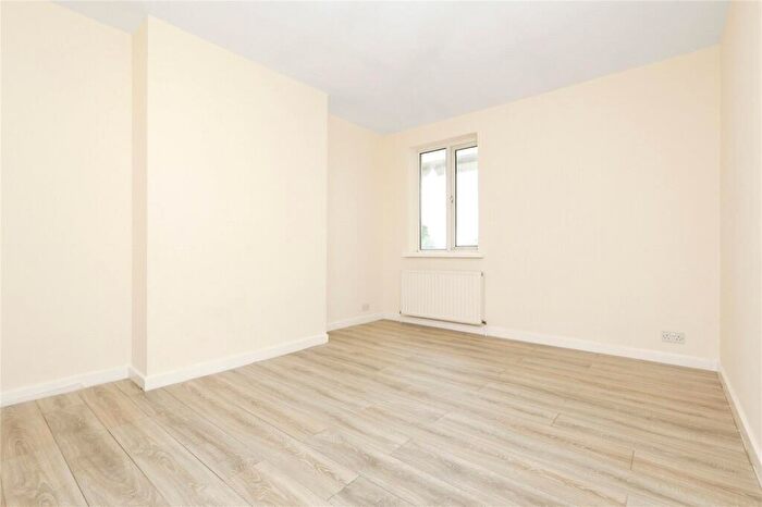 2 Bedroom Apartment To Rent In High Road, Leyton, London, E10