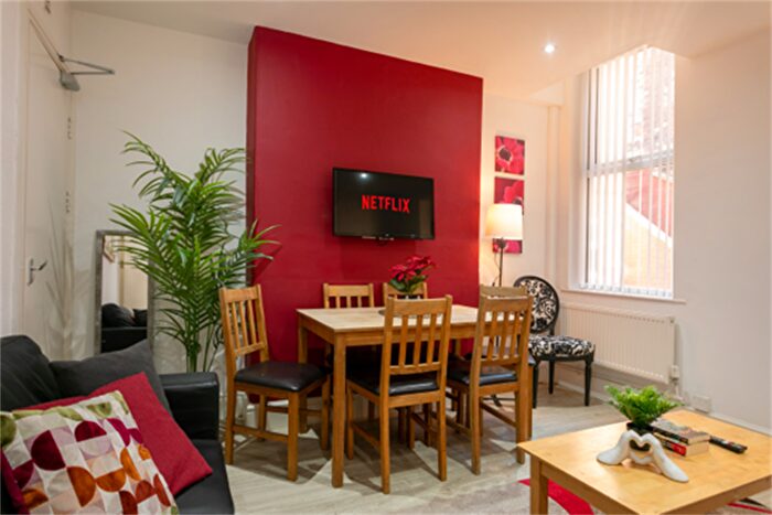 5 Bedroom Terraced House To Rent In Peveril Street, NG7