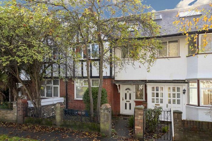 4 Bedroom Property To Rent In The Broadway, Gunnersbury Lane, London, W3