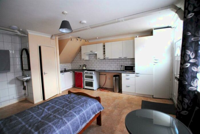 1 Bedroom Property To Rent In High Street, Irthlingborough, NN9