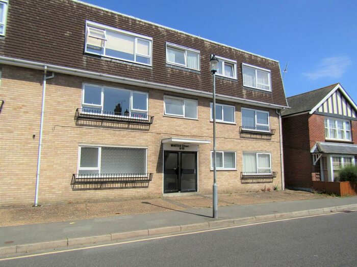 2 Bedroom Flat To Rent In Old Road, Frinton-On-Sea, CO13