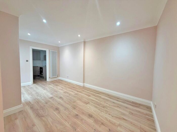 1 Bedroom Apartment For Sale In Brunswick Place, Hove, BN3