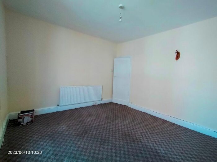 2 Bedroom Flat To Rent In East Park Road, Leicester, LE5