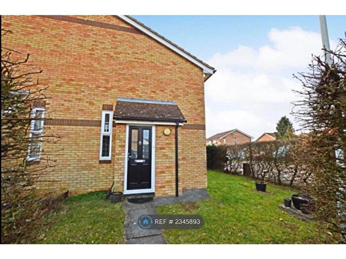 1 Bedroom Semi-Detached House To Rent In Berrow Close, Luton, LU2