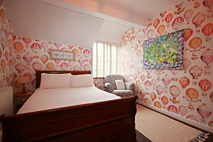 2 Bedroom Apartment For Sale In High Street, Billingshurst, RH14