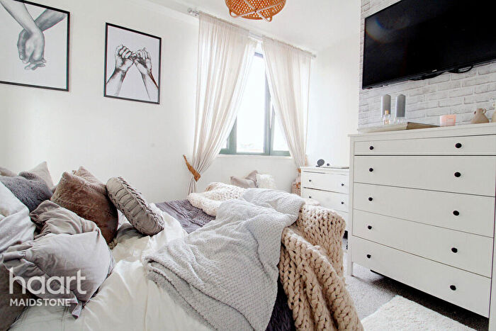 2 Bedroom Apartment For Sale In Knightrider Street, Maidstone, ME15